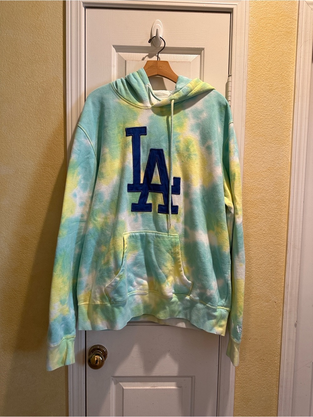 New Era LA Tie-Dye Hoodie in Aqua, Yellow & White